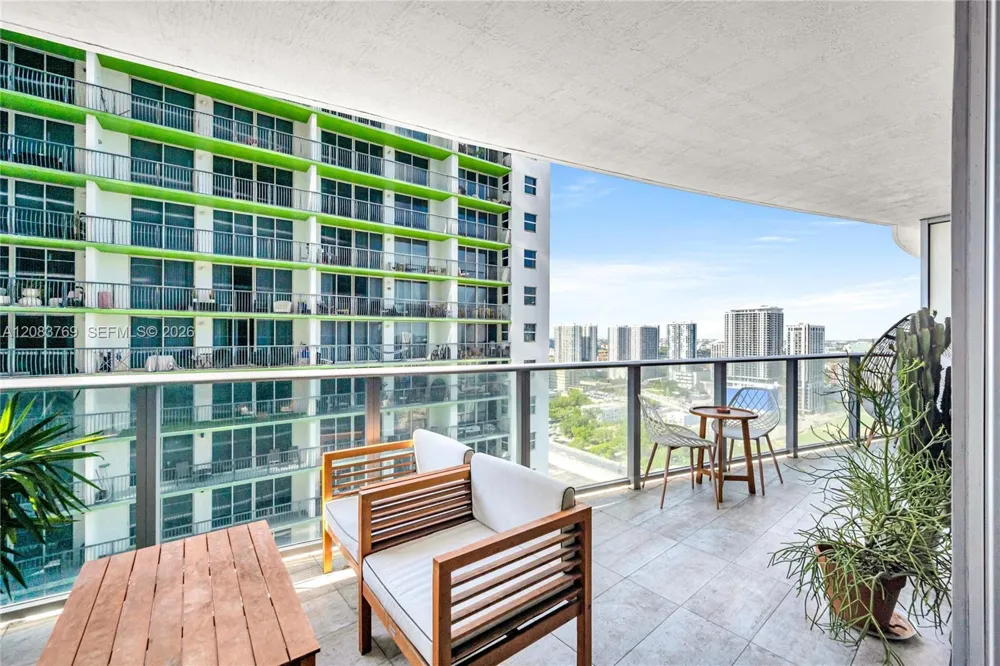488 NE 18th St #2902 Miami, FL 33132