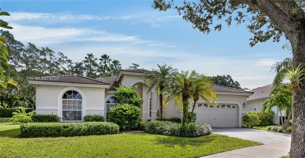 3098 Lakewood Cir Weston, FL 33332