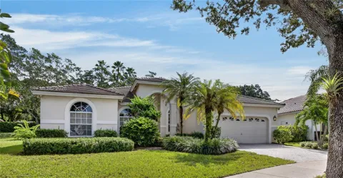 3098 Lakewood Cir