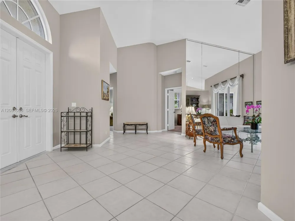 3098 Lakewood Cir Weston, FL 33332