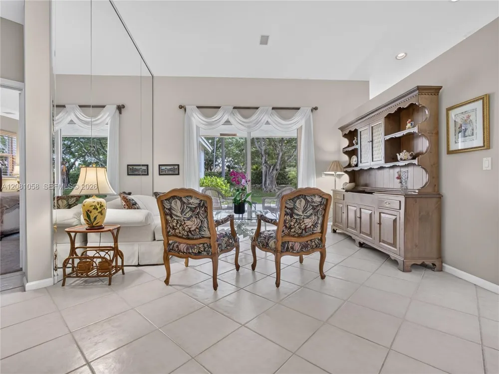 3098 Lakewood Cir Weston, FL 33332