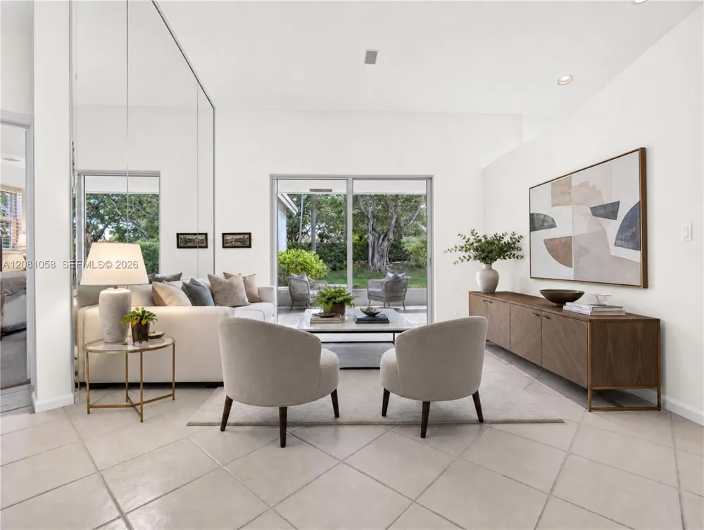 3098 Lakewood Cir Weston, FL 33332