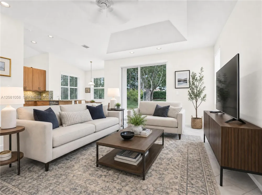 3098 Lakewood Cir Weston, FL 33332
