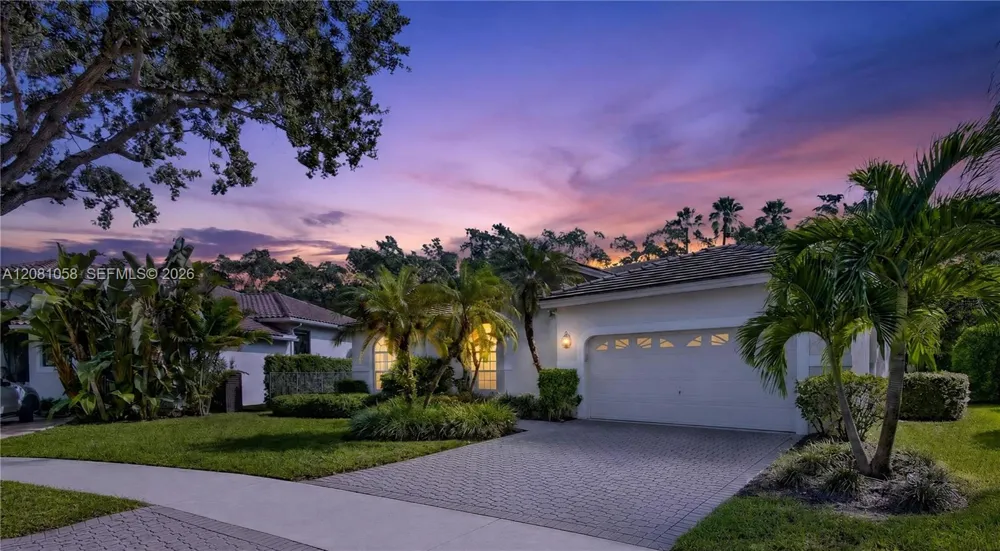 3098 Lakewood Cir Weston, FL 33332