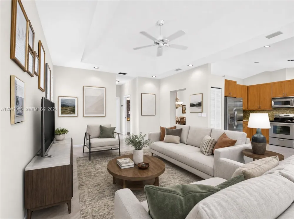 3098 Lakewood Cir Weston, FL 33332