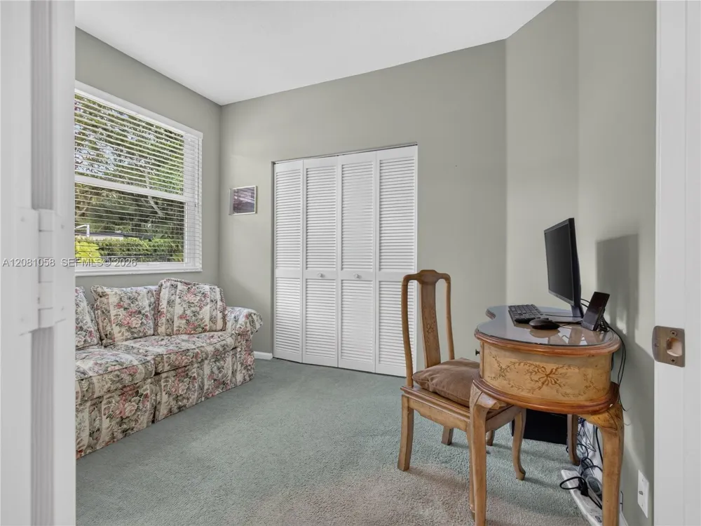 3098 Lakewood Cir Weston, FL 33332