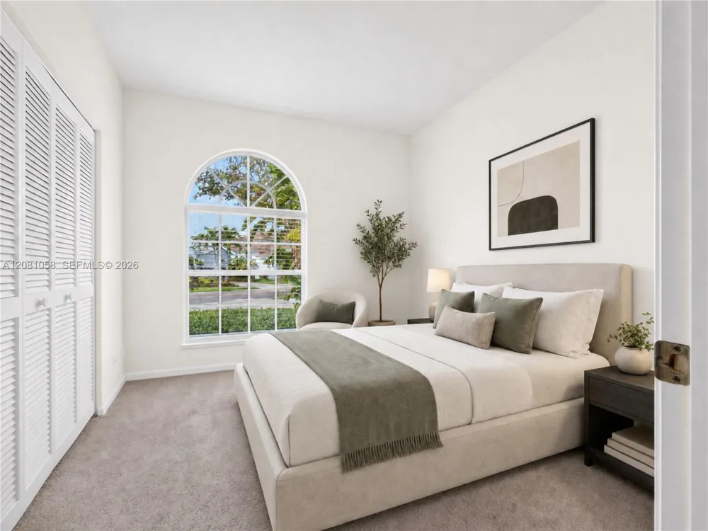 3098 Lakewood Cir Weston, FL 33332
