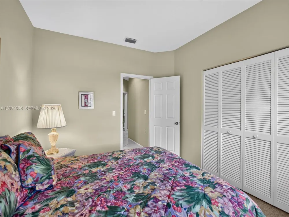 3098 Lakewood Cir Weston, FL 33332