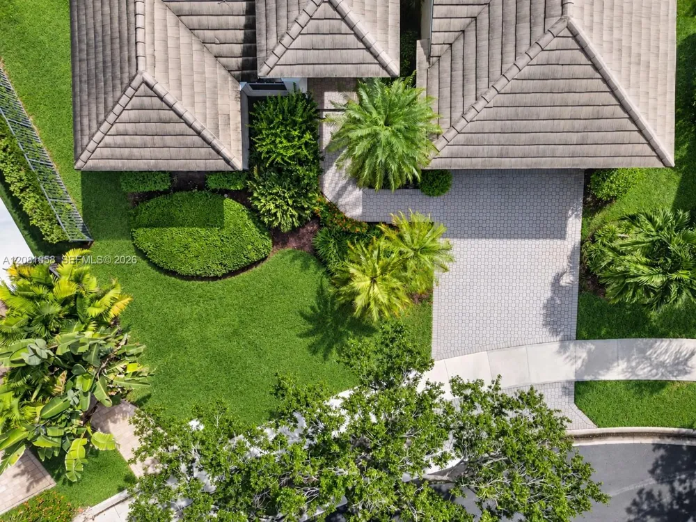 3098 Lakewood Cir Weston, FL 33332