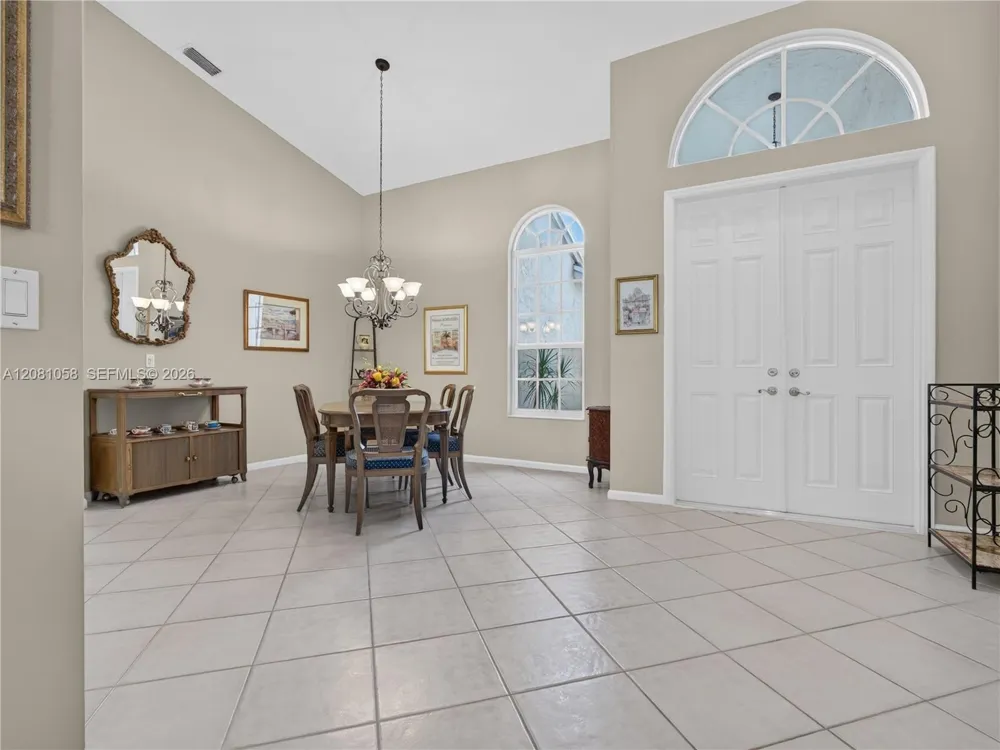 3098 Lakewood Cir Weston, FL 33332