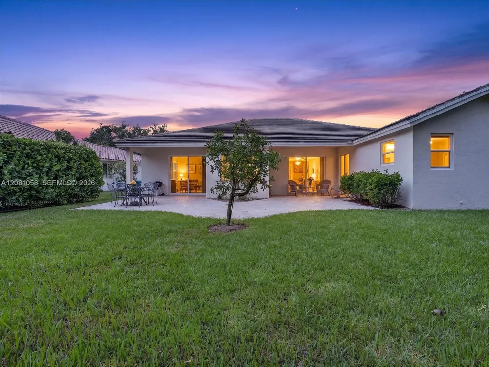 3098 Lakewood Cir Weston, FL 33332