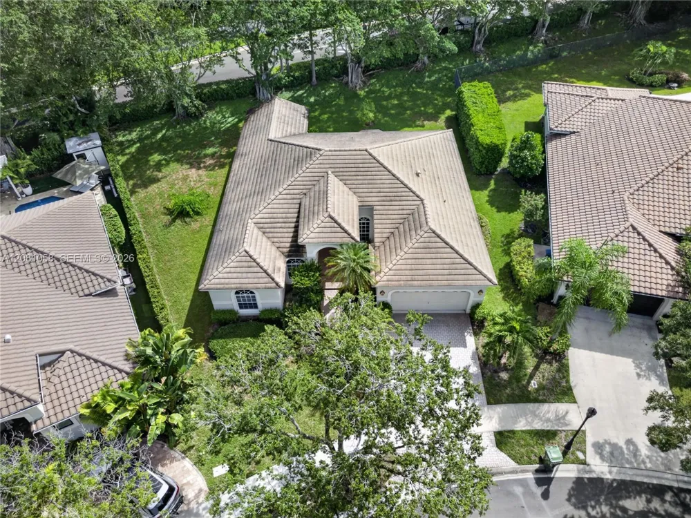 3098 Lakewood Cir Weston, FL 33332