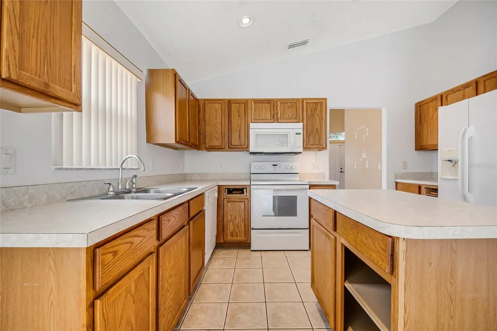 855 BRAYTON LANE Davenport, FL 33897