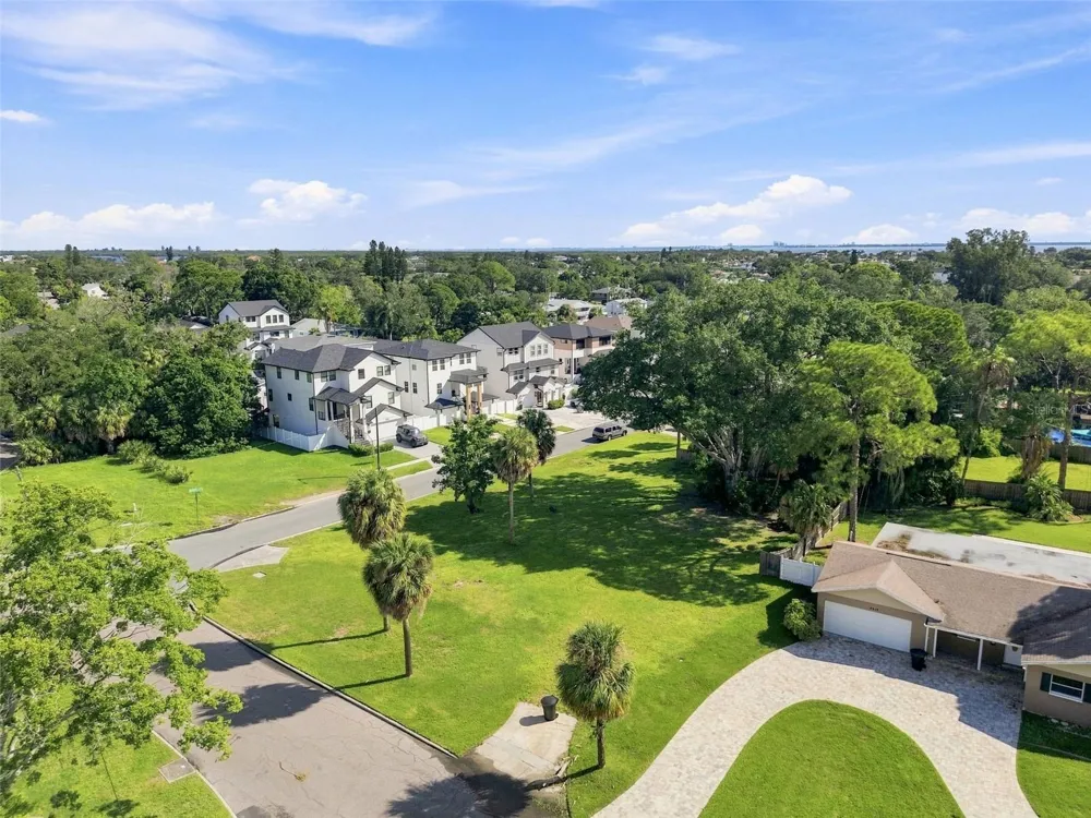 4647 VENETIAN BOULEVARD NE St Petersburg, FL 33703