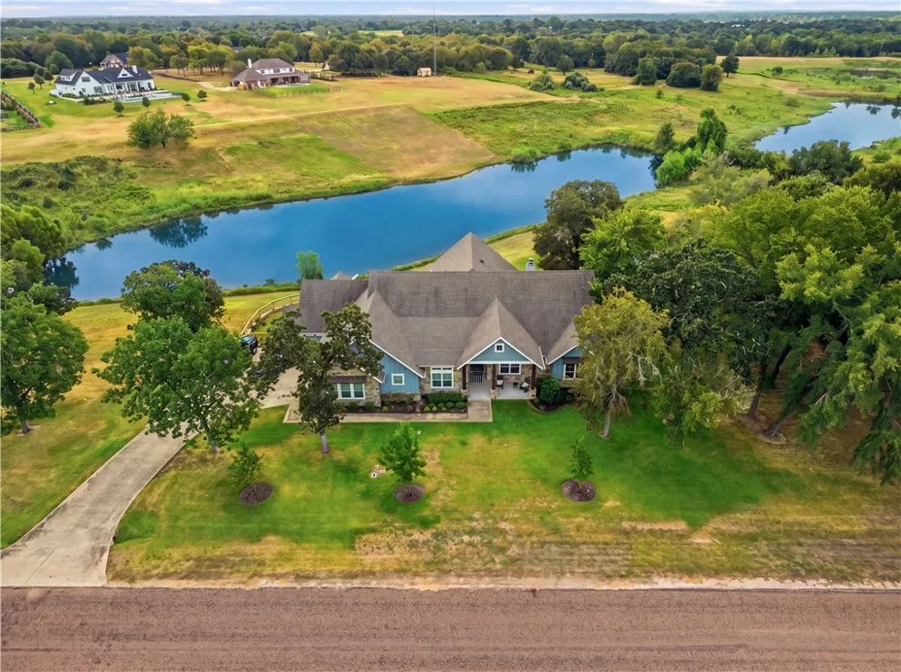 7251 River Ridge Drive College Station, TX 77845