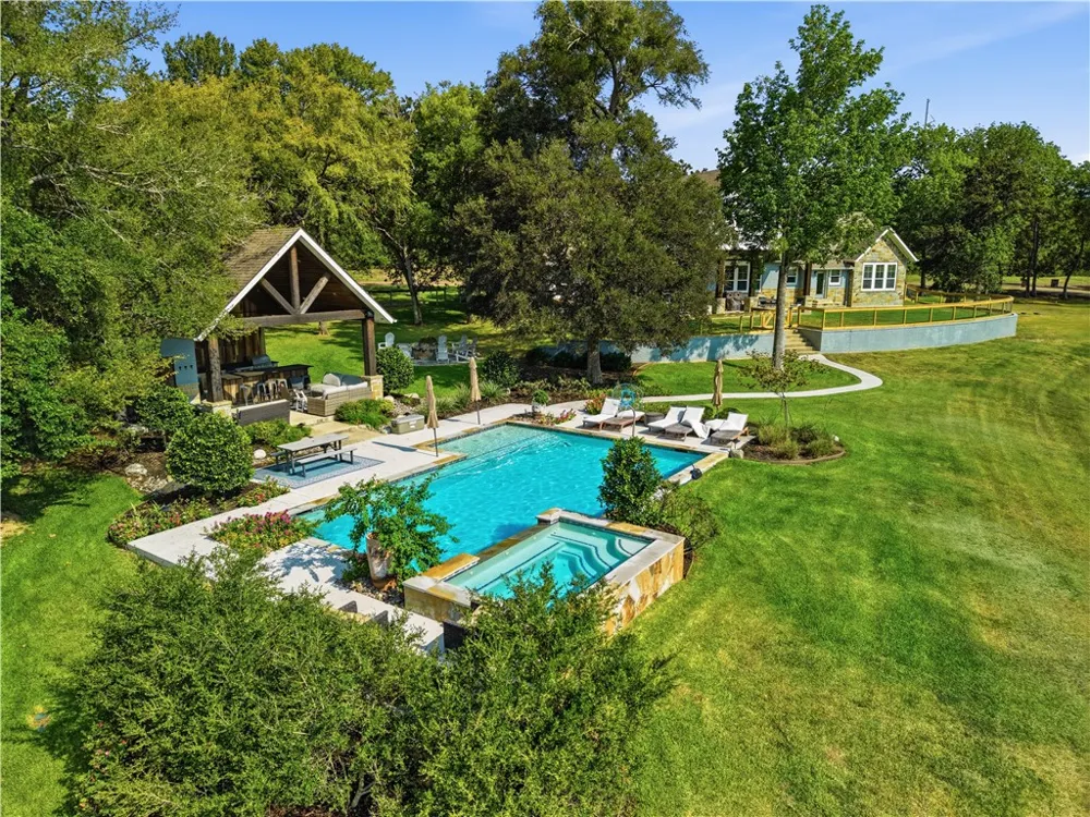 7251 River Ridge Drive College Station, TX 77845