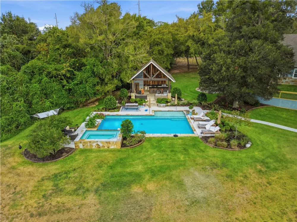 7251 River Ridge Drive College Station, TX 77845