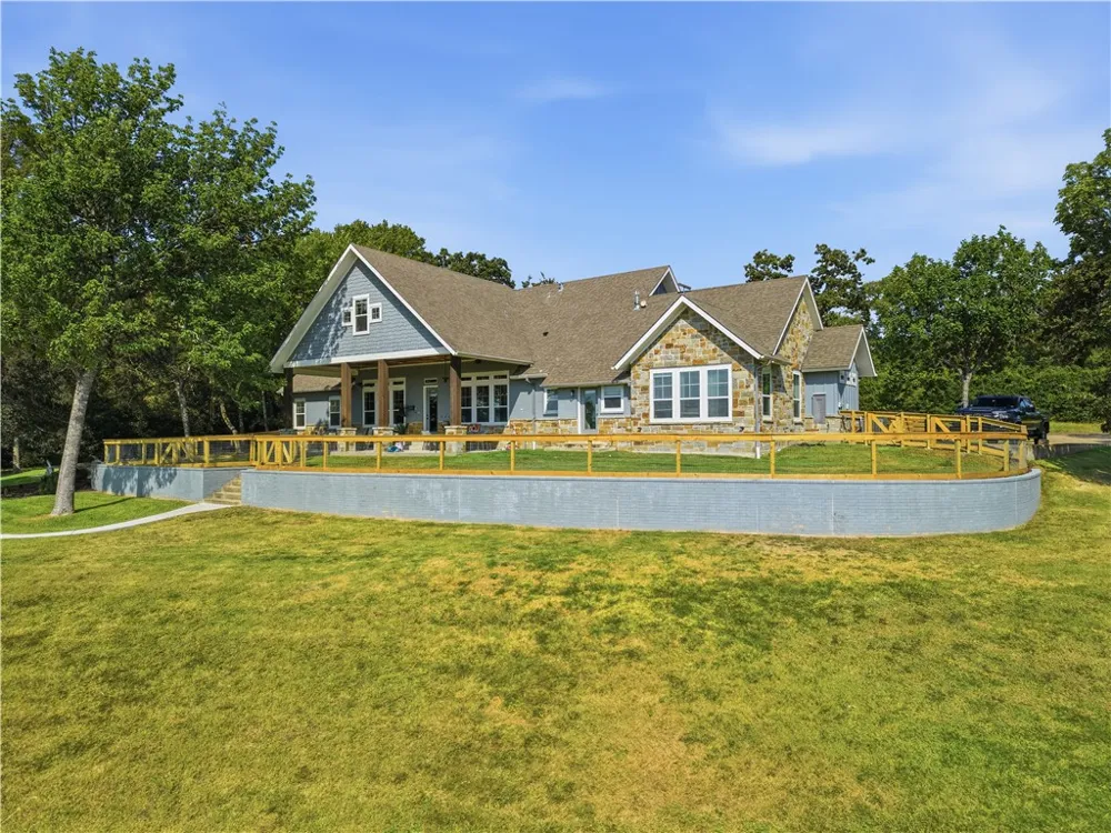 7251 River Ridge Drive College Station, TX 77845
