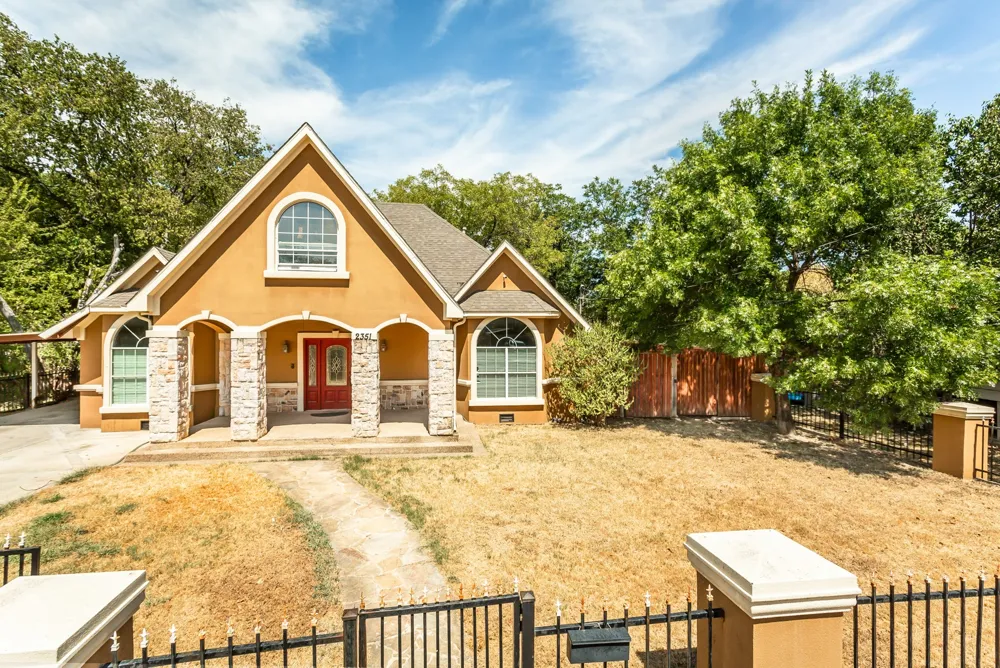 2351 Longhorn Street #C Dallas, TX 75228