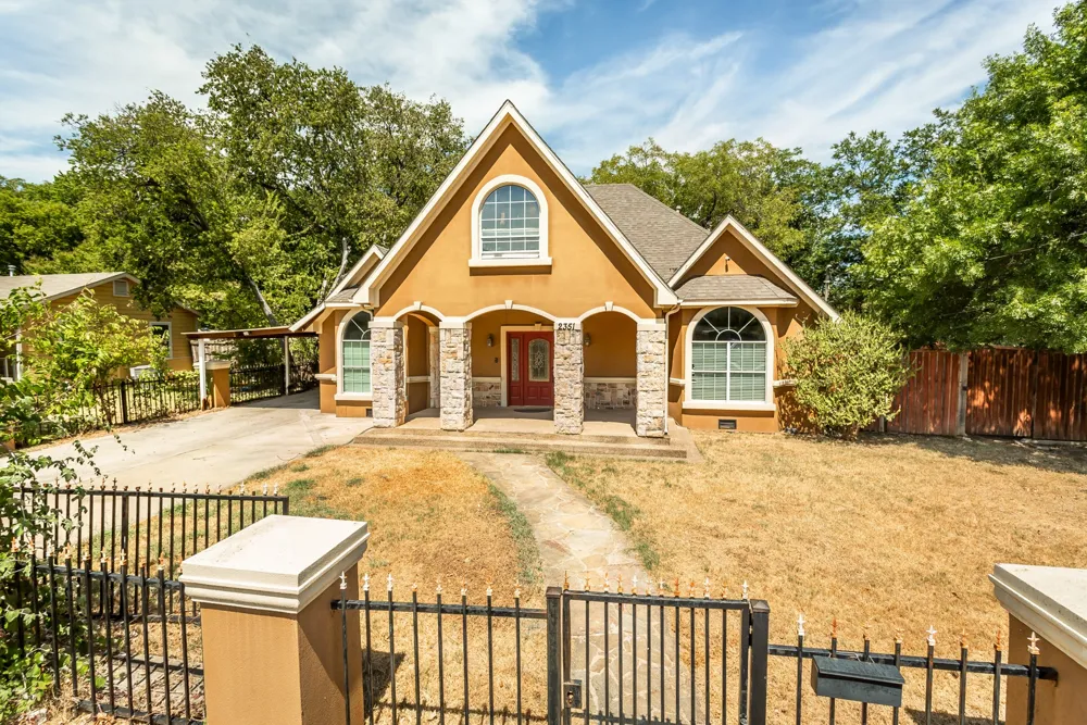2351 Longhorn Street #C Dallas, TX 75228