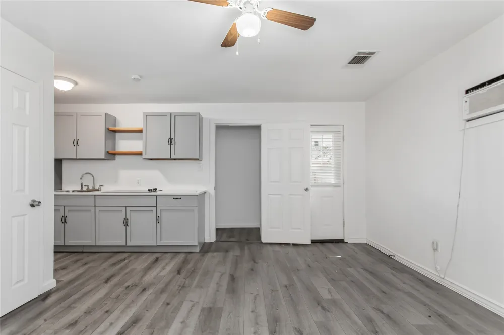 2351 Longhorn Street #C Dallas, TX 75228