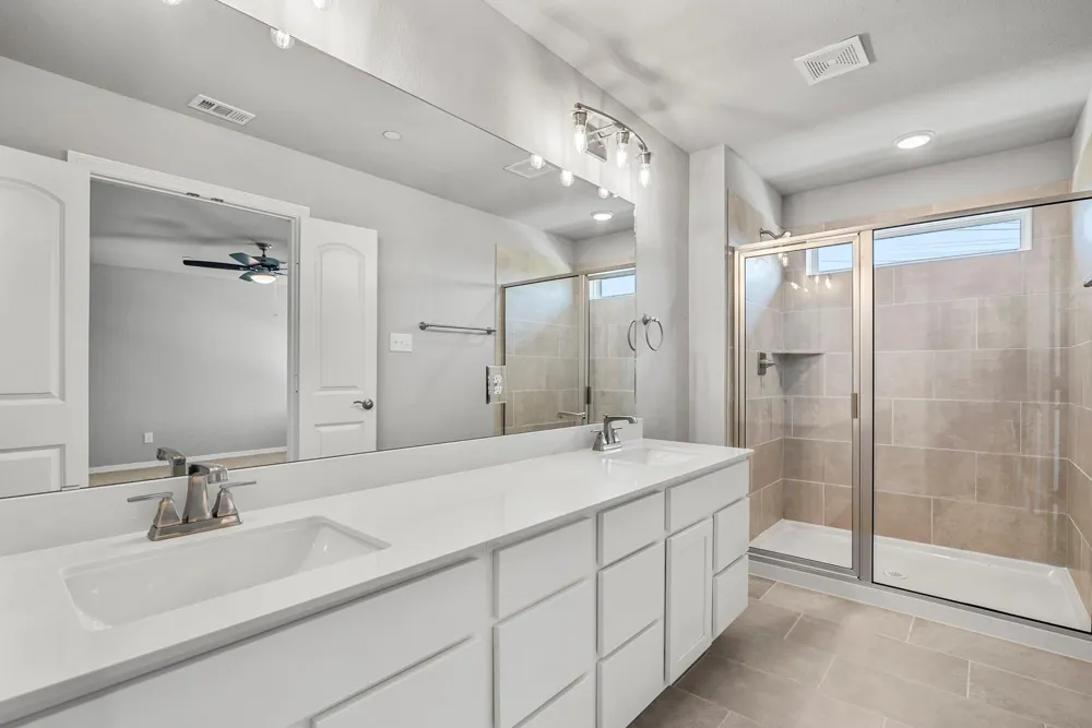 2339 Seven Oaks Boulevard #16 Tomball, TX 77375