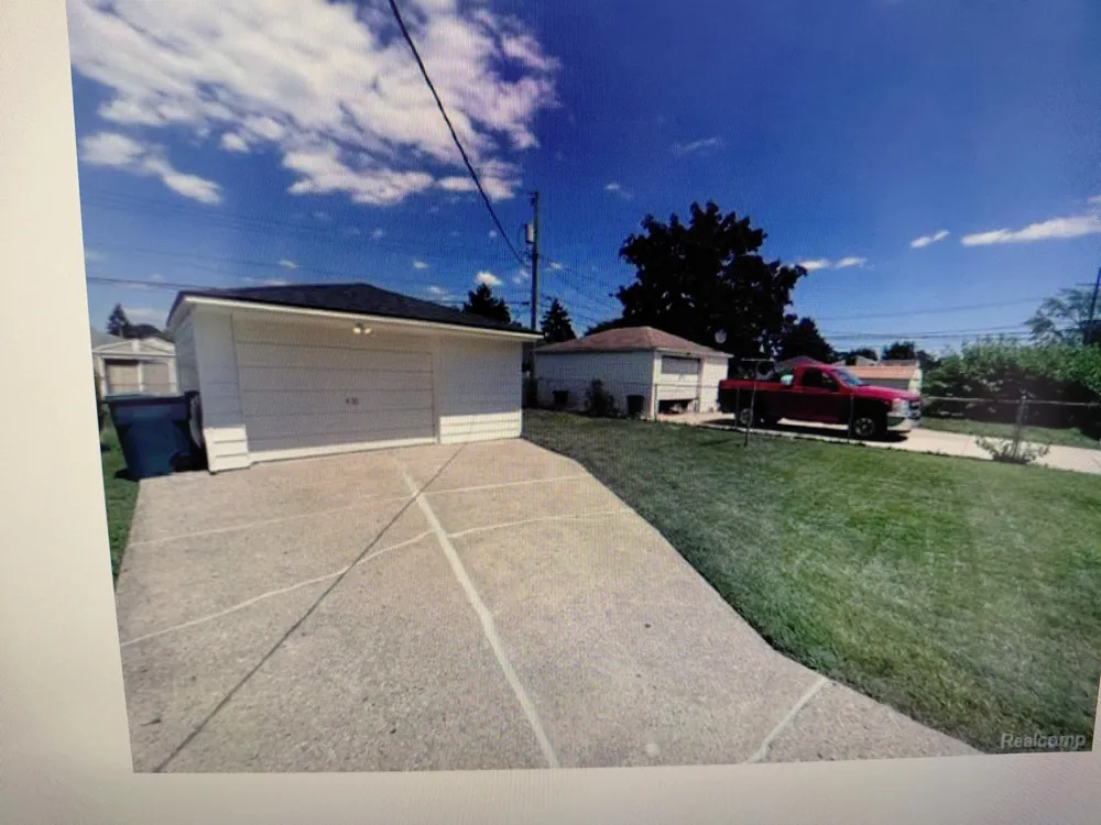 1038 Detroit Avenue Lincoln Park, MI 48146