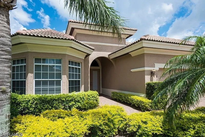 Dogleg Drive Naples, FL 34113