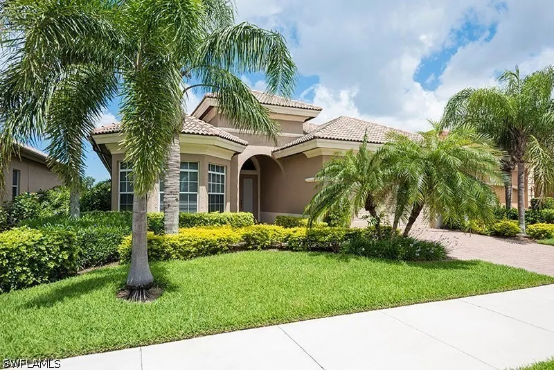 Dogleg Drive Naples, FL 34113