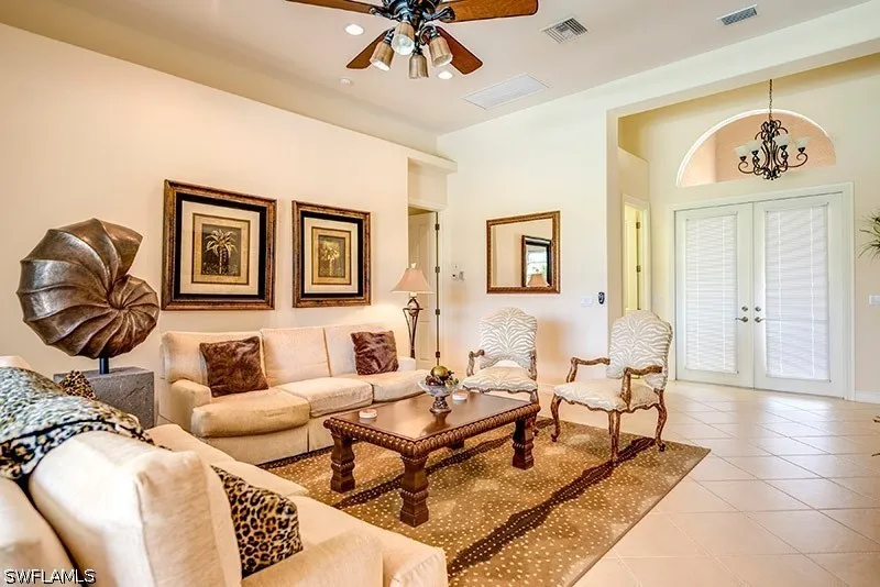 Dogleg Drive Naples, FL 34113