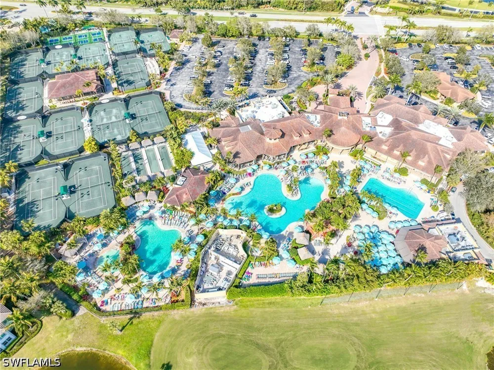 Dogleg Drive Naples, FL 34113