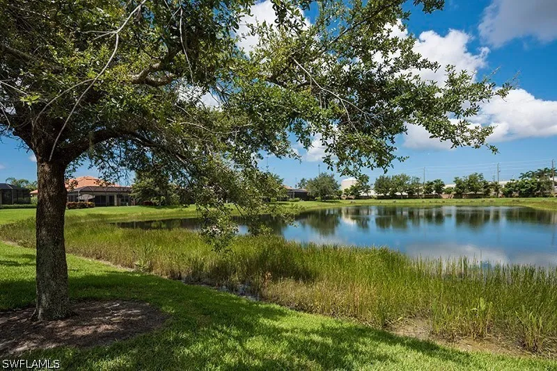 Dogleg Drive Naples, FL 34113