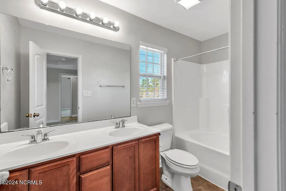 303 Sinclair Lane Hubert, NC 28539