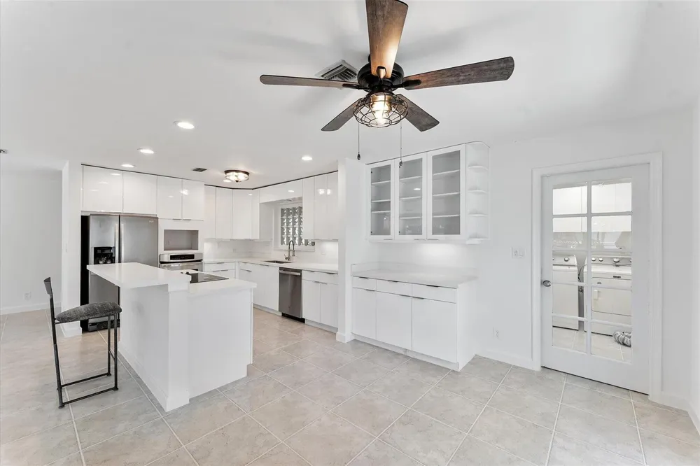 5200 NE 18TH TERRACE Fort Lauderdale, FL 33308