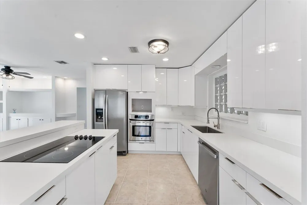 5200 NE 18TH TERRACE Fort Lauderdale, FL 33308