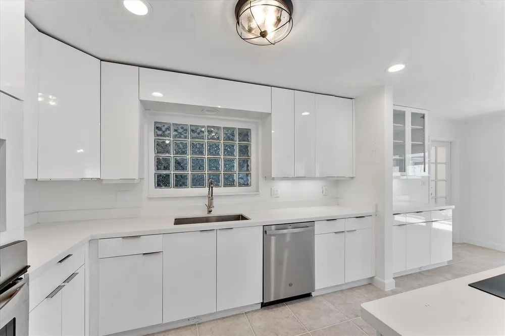 5200 NE 18TH TERRACE Fort Lauderdale, FL 33308