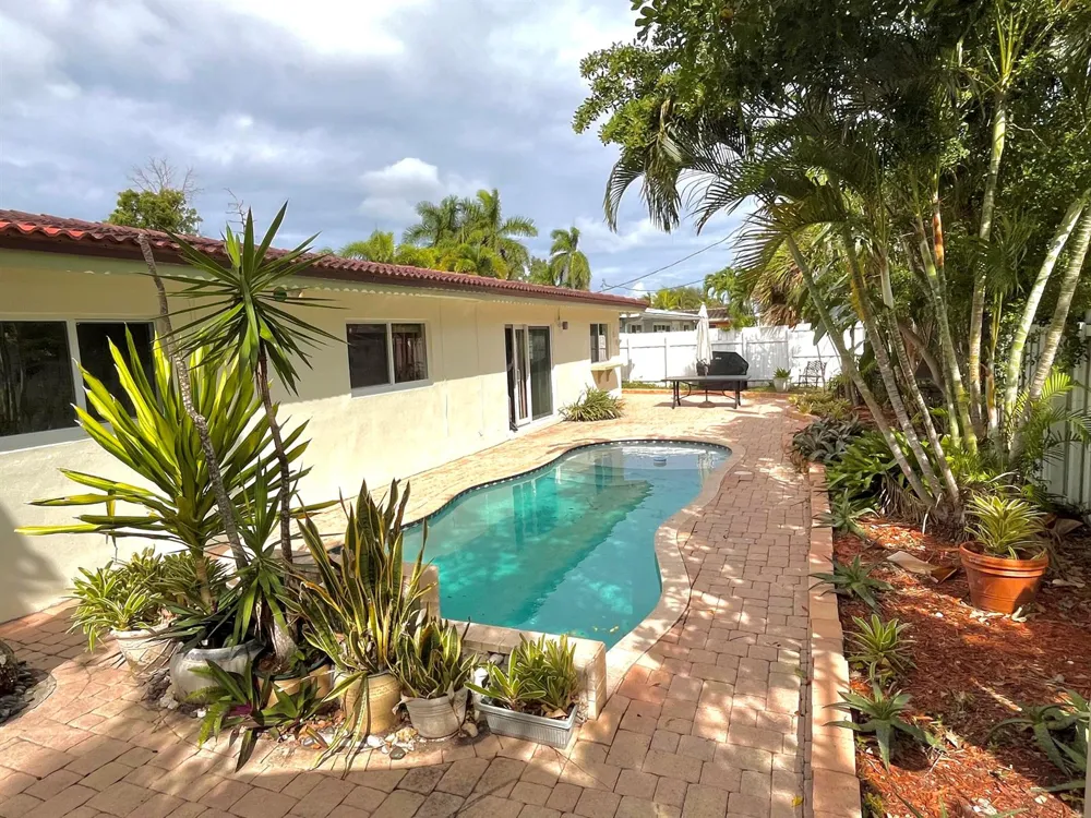 5200 NE 18TH TERRACE Fort Lauderdale, FL 33308