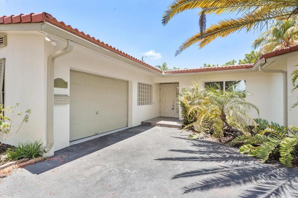 5200 NE 18TH TERRACE Fort Lauderdale, FL 33308