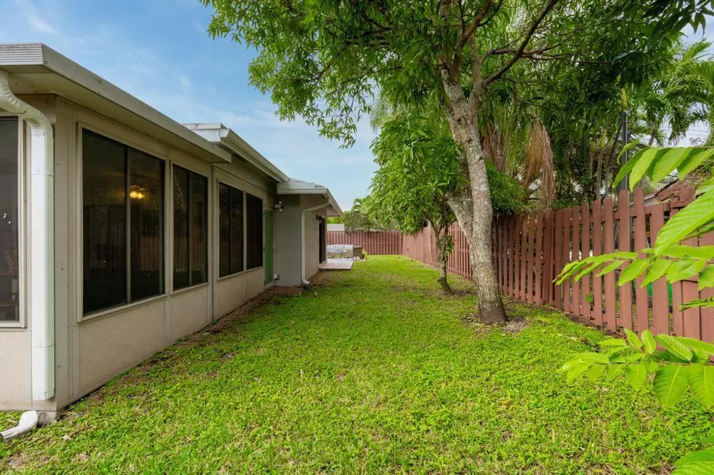 13575 COLUMBINE AVENUE Wellington, FL 33414