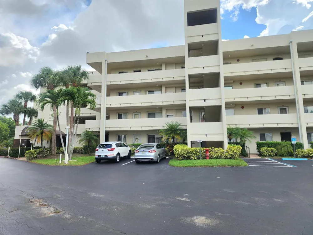 3178 VIA POINCIANA DRIVE #411 Lake Worth, FL 33467