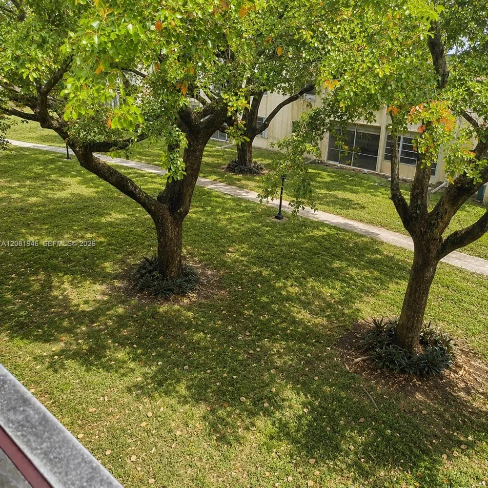 301 Cambridge Rd #306 Hollywood, FL 33024