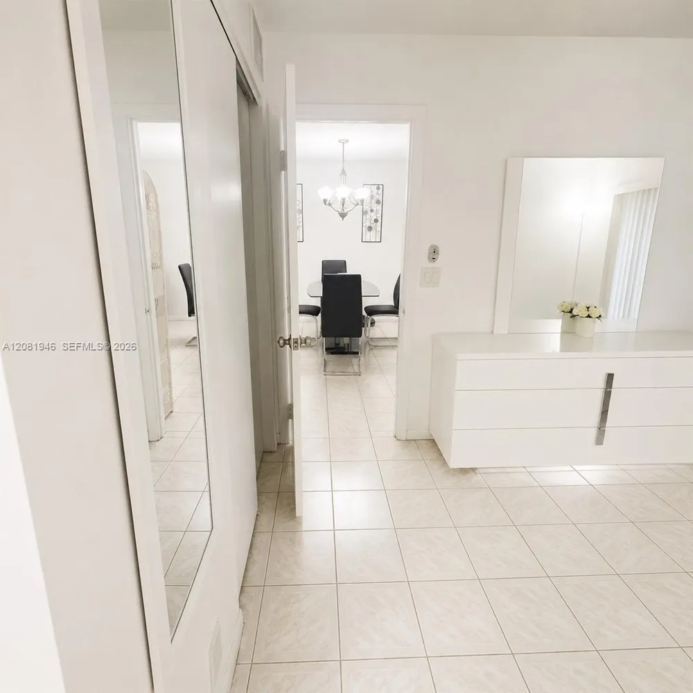 301 Cambridge Rd #306 Hollywood, FL 33024