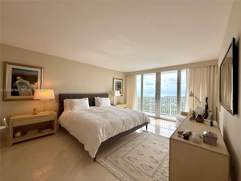 881 Ocean Dr #25E Key Biscayne, FL 33149