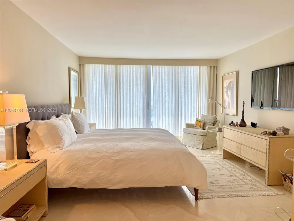 881 Ocean Dr #25E Key Biscayne, FL 33149