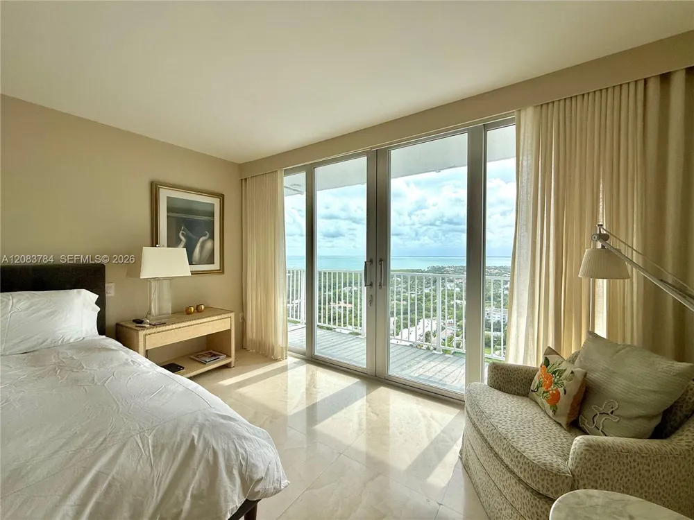 881 Ocean Dr #25E Key Biscayne, FL 33149