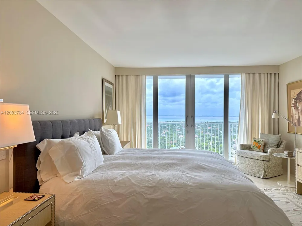 881 Ocean Dr #25E Key Biscayne, FL 33149