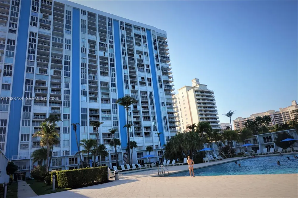 881 Ocean Dr #25E Key Biscayne, FL 33149