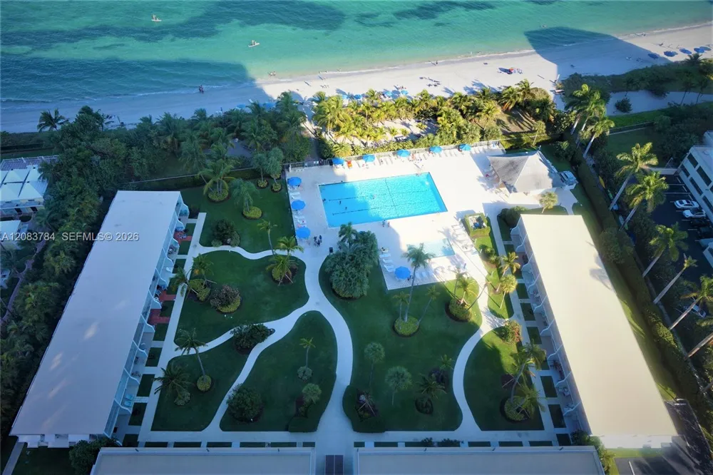 881 Ocean Dr #25E Key Biscayne, FL 33149