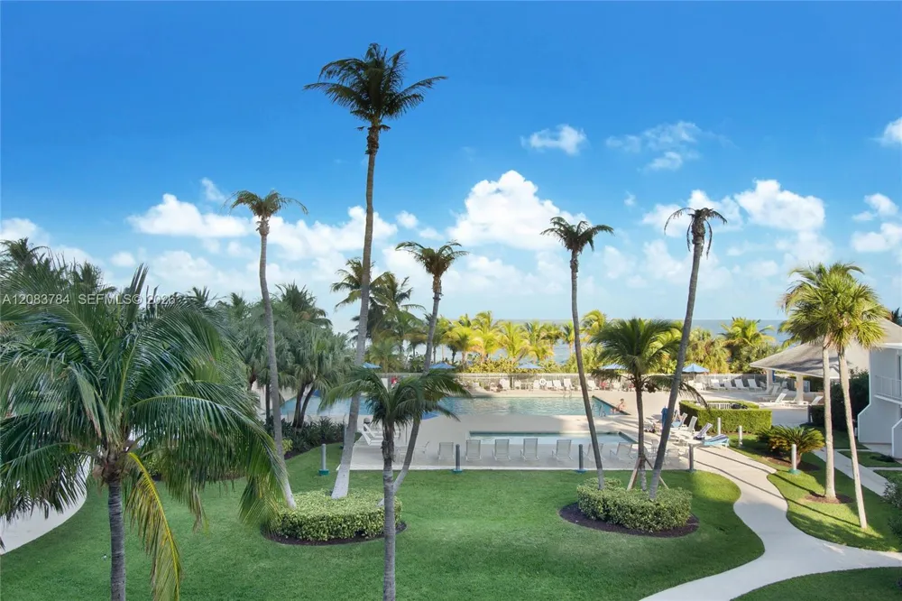 881 Ocean Dr #25E Key Biscayne, FL 33149
