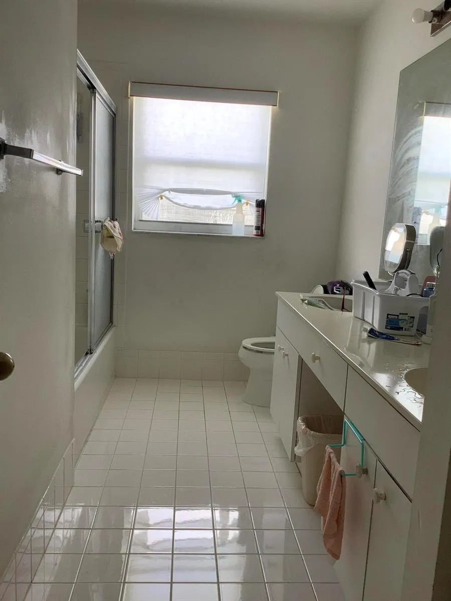 201 SW 98th Terrace Pembroke Pines, FL 33025